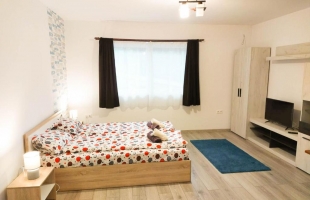 Deluxe Studio